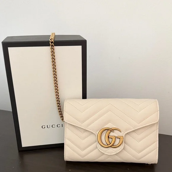 Gucci Cream Chevron Quilted Clutch - Picture 1 of 5